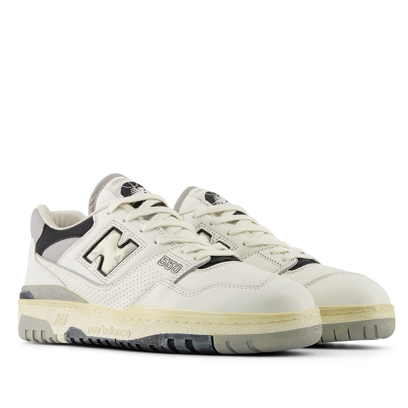 SEPATU SNEAKERS NEW BALANCE 550