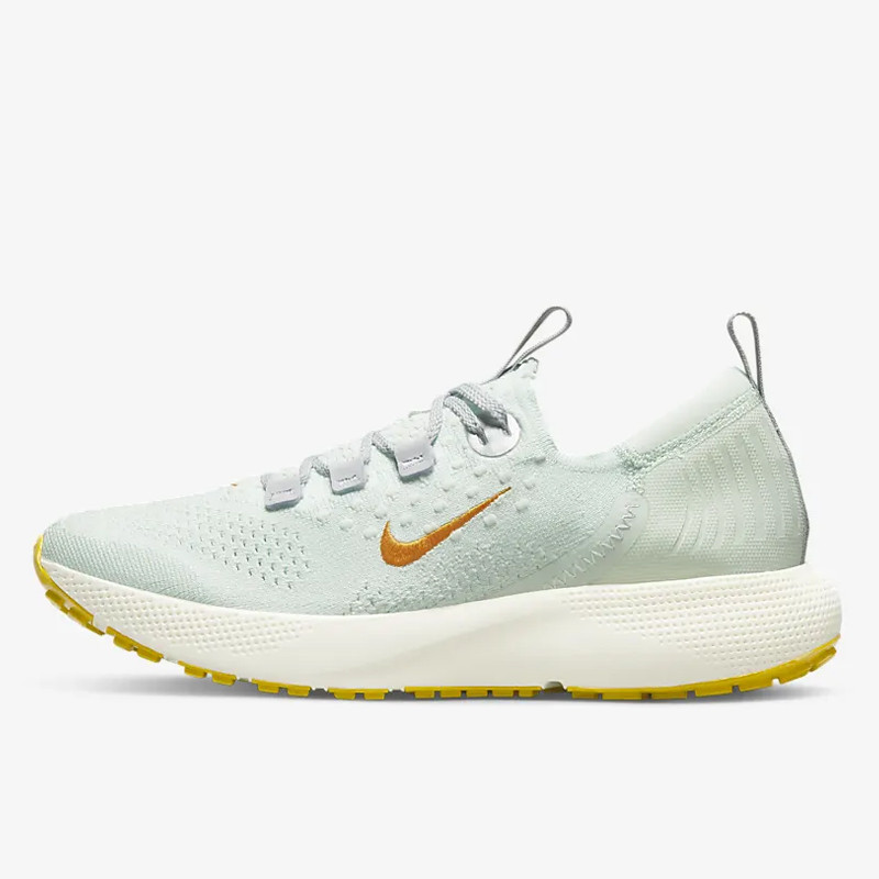 SEPATU LARI NIKE Wmns Escape Run Flyknit