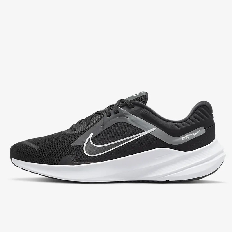 SEPATU LARI NIKE Quest 5