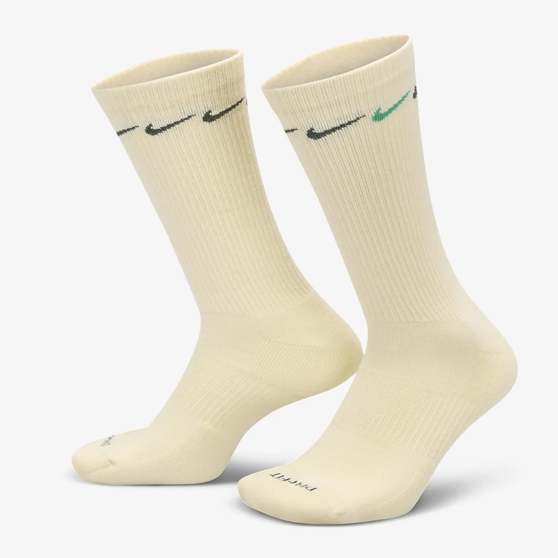 KAOS KAKI SNEAKERS NIKE 3PK Everyday Plus Cushioned Crew Socks