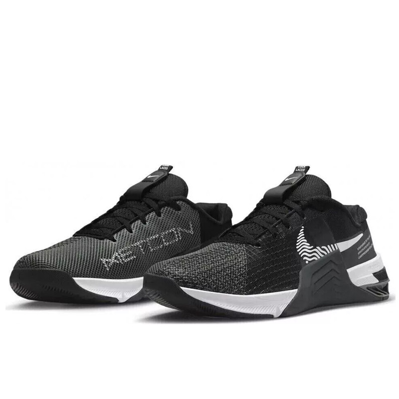 SEPATU TRAINING NIKE Metcon 8