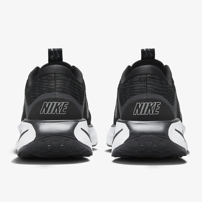 SEPATU TRAINING NIKE Motiva