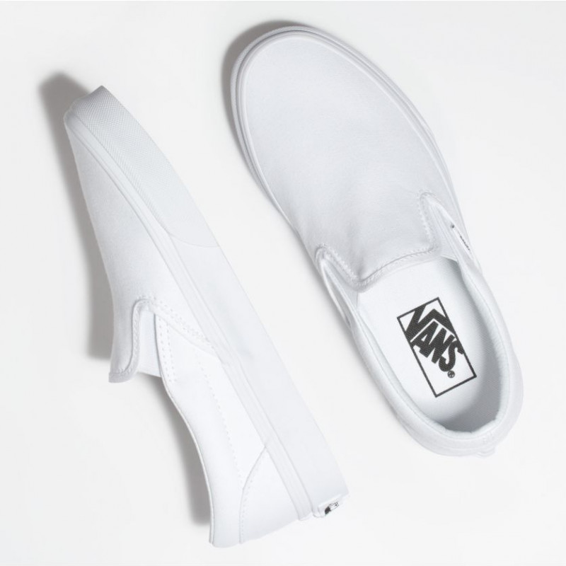 SEPATU SNEAKERS VANS Ua Classic Slip-On