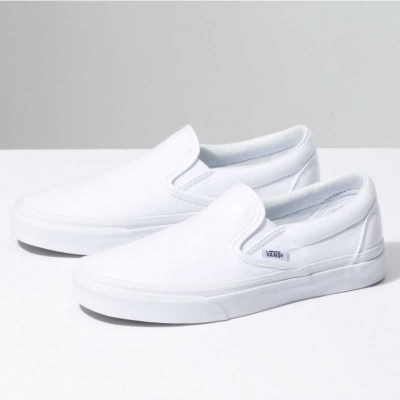 SEPATU SNEAKERS VANS Ua Classic Slip-On